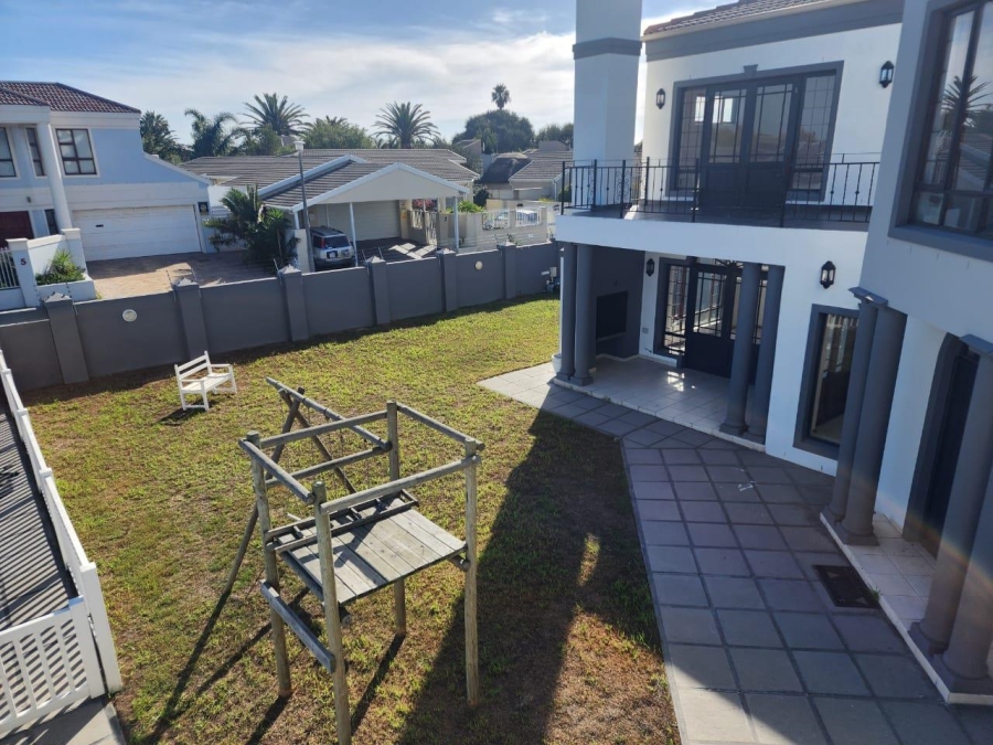 To Let 4 Bedroom Property for Rent in Parklands Western Cape